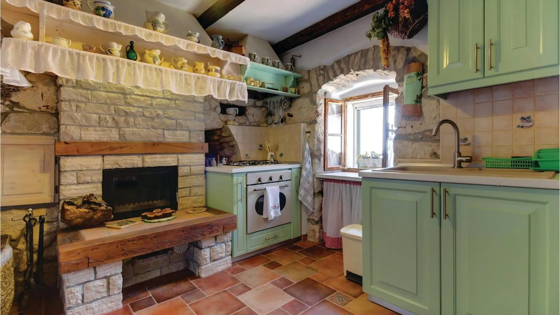 Nice Home In Vidovici With Wifi